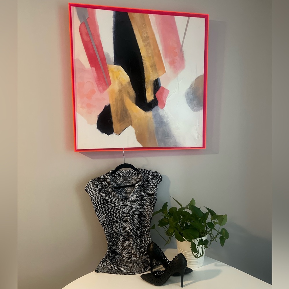 Vince Camuto XS Black & White Sexy Sleeveless Top.